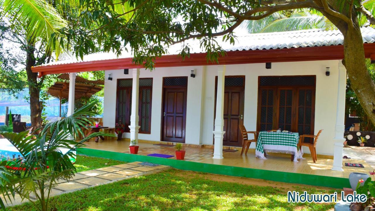 Niduwari Lake Homestay Dambulla Exterior photo