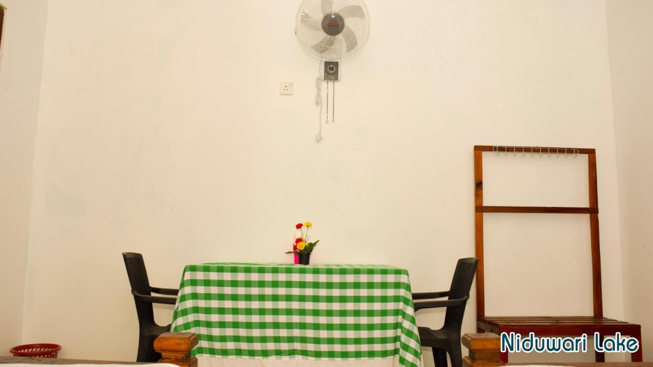 Niduwari Lake Homestay Dambulla Exterior photo